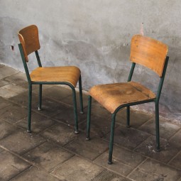 2 stoelen industrieel